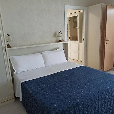 Mondial Hotel 3*